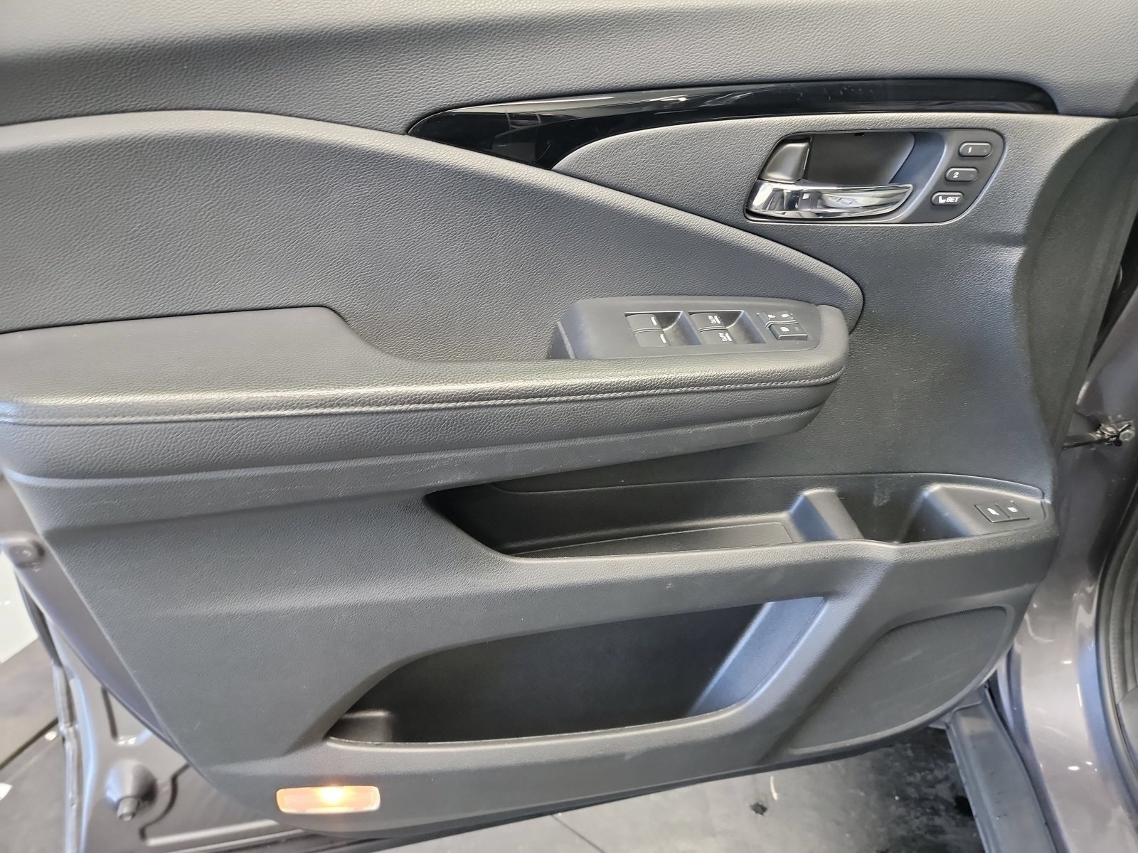 Used 2019 Modern Steel Metallic Honda Elite image 12