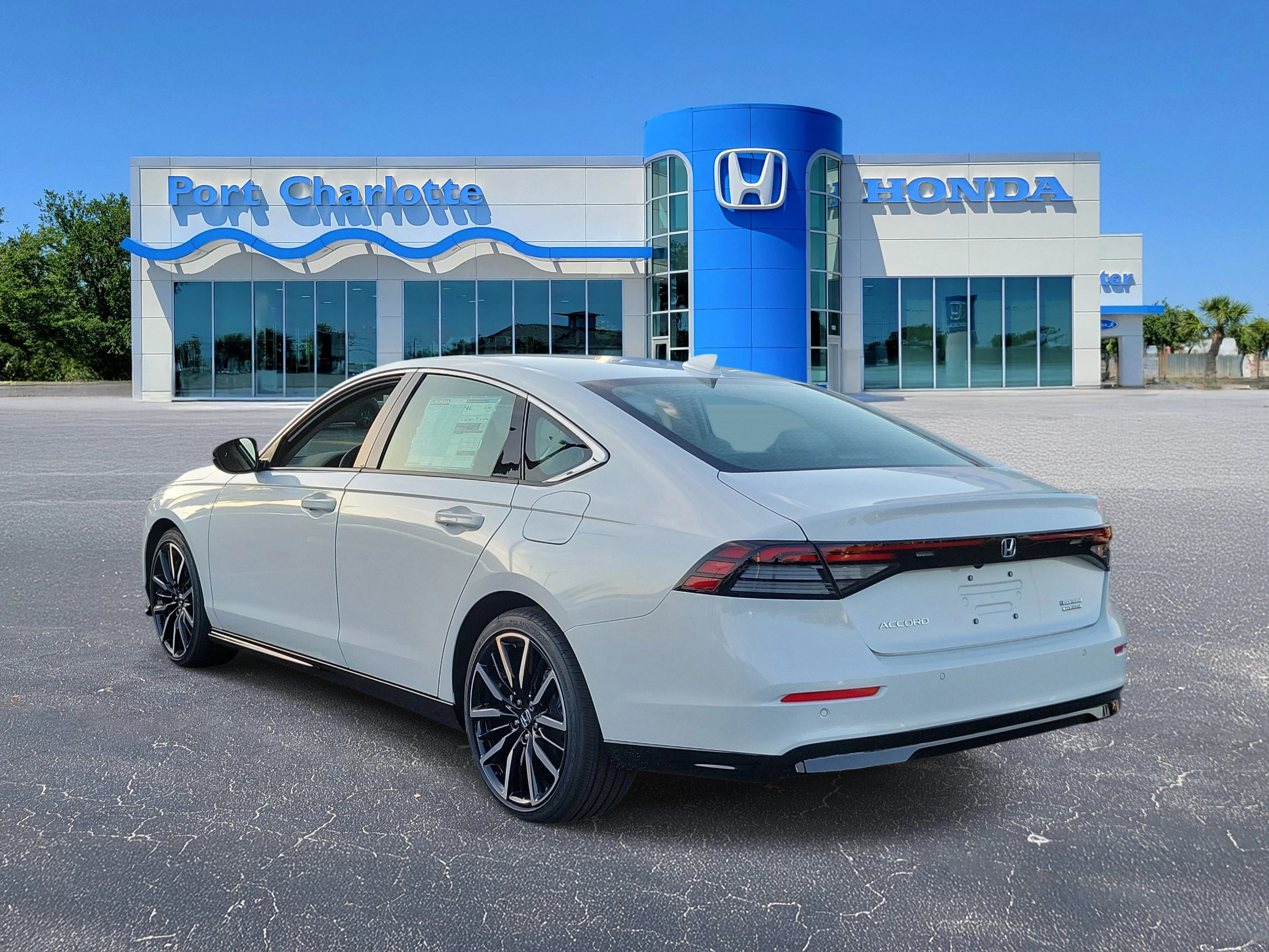 New 2026 Platinum White Pearl Honda Touring image 5