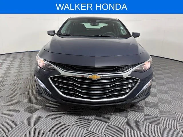 Used 2025  Chevrolet LT image 2
