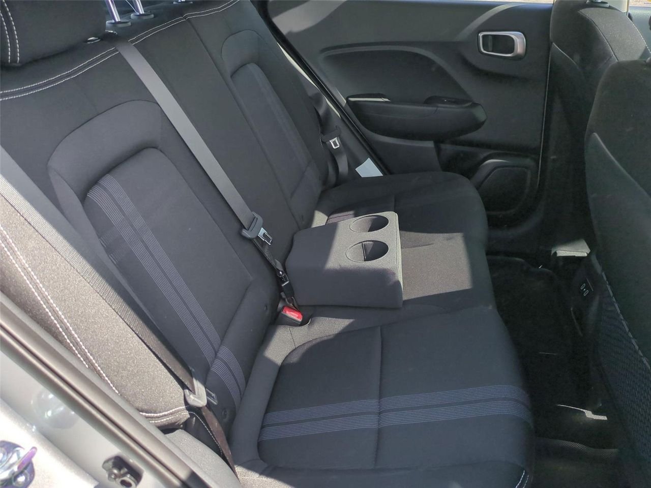New 2026 Shimmering Silver Hyundai SEL image 32