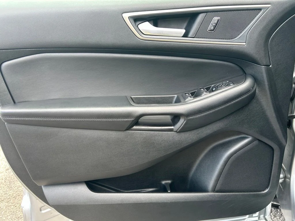 Used 2024 Silver Ford SEL image 12