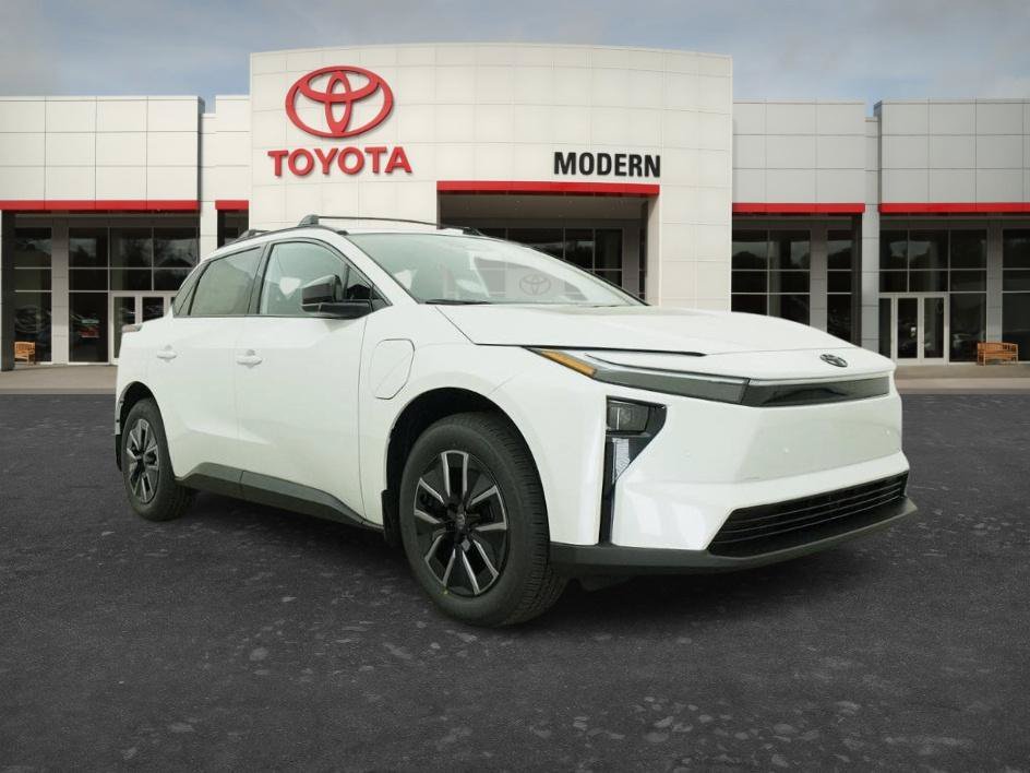 New 2026 WINDCHILL PEARL Toyota XLE image 7