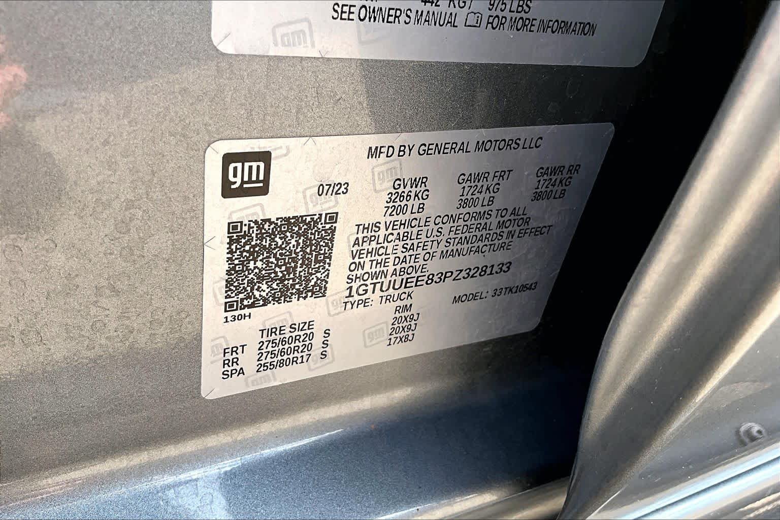 Used 2023 Sterling Metallic GMC AT4 image 37