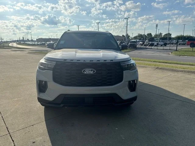 New 2027 Avalanche Gray Ford ST-Line image 43
