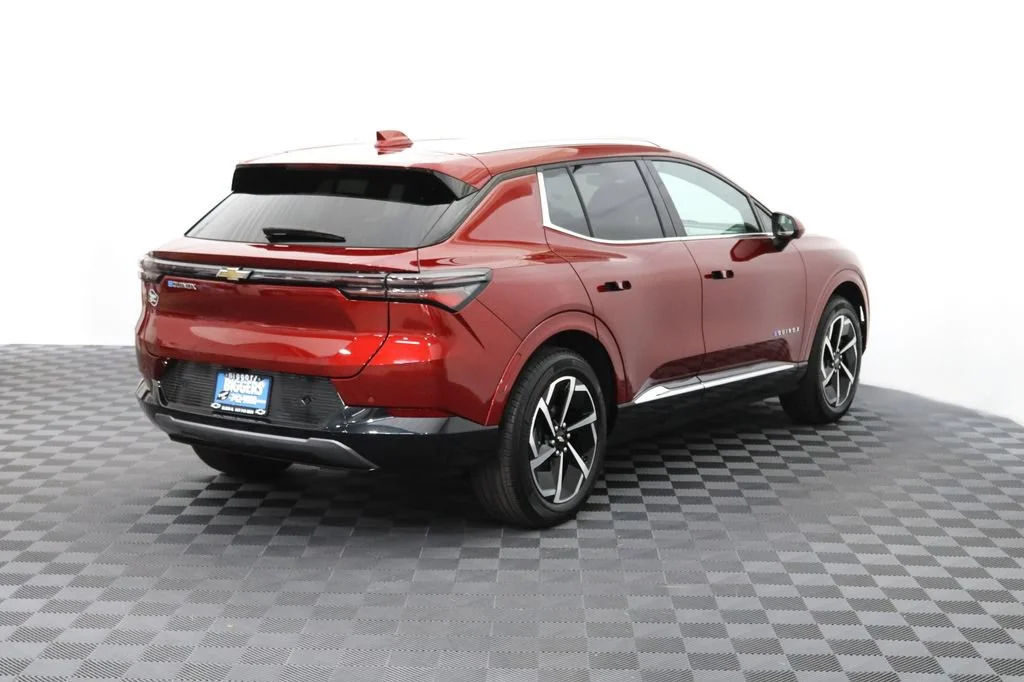 Used 2025 Radiant Red Tintcoat Chevrolet LT image 11