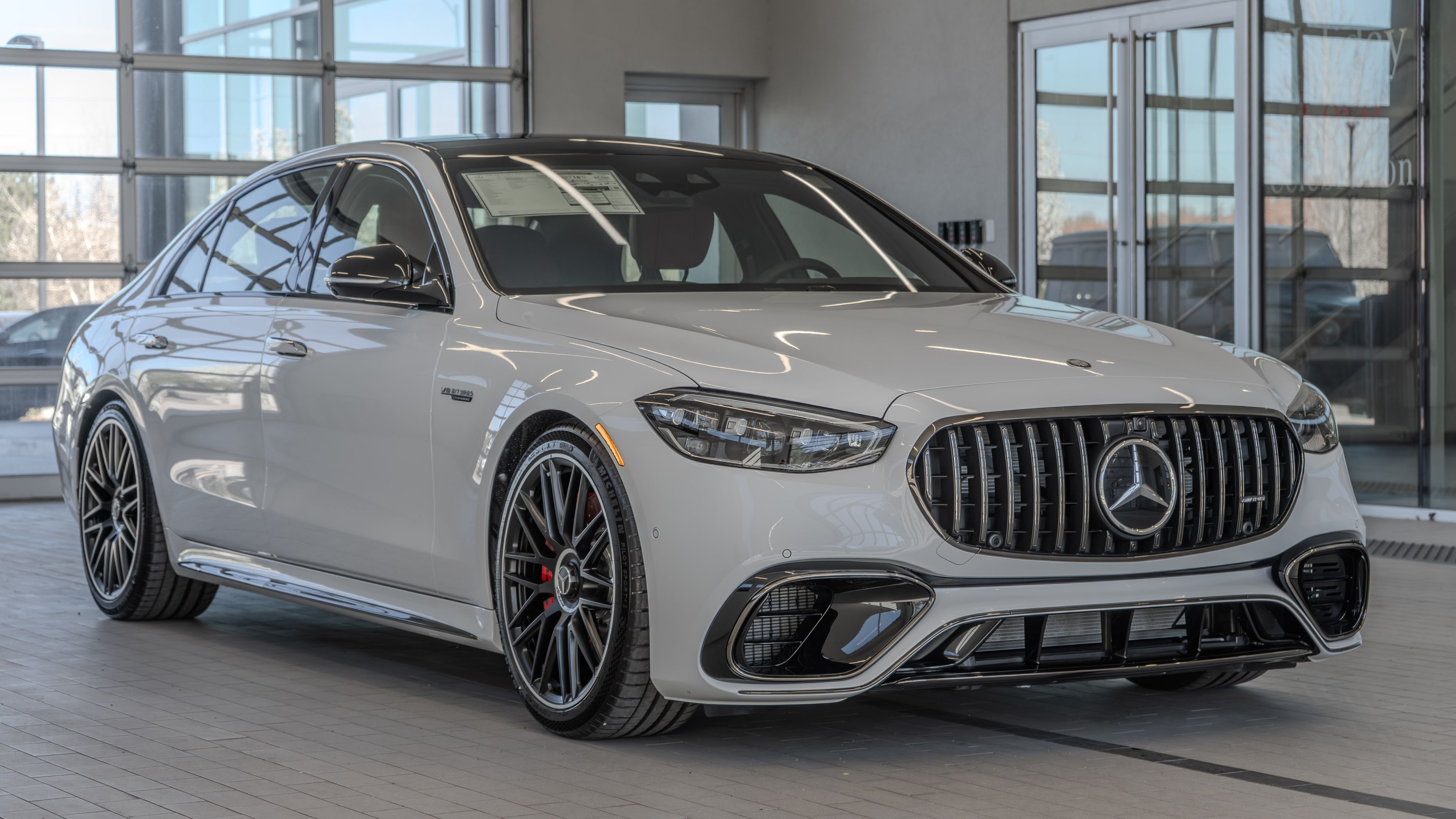 New 2026 MANUFAKTUR Moonlight White Metallic Mercedes-Benz S 63 E AMG® image 21