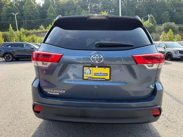 Used 2018 Blue Toyota LE image 12