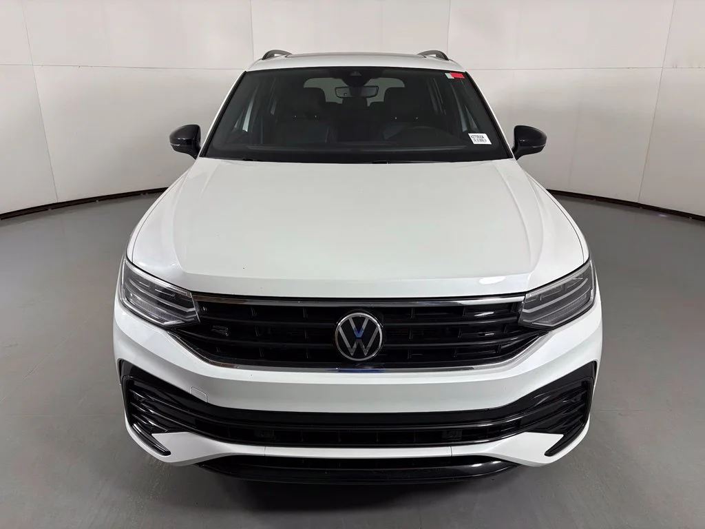 Used 2023 White Volkswagen 2.0T SE R-Line Black image 3