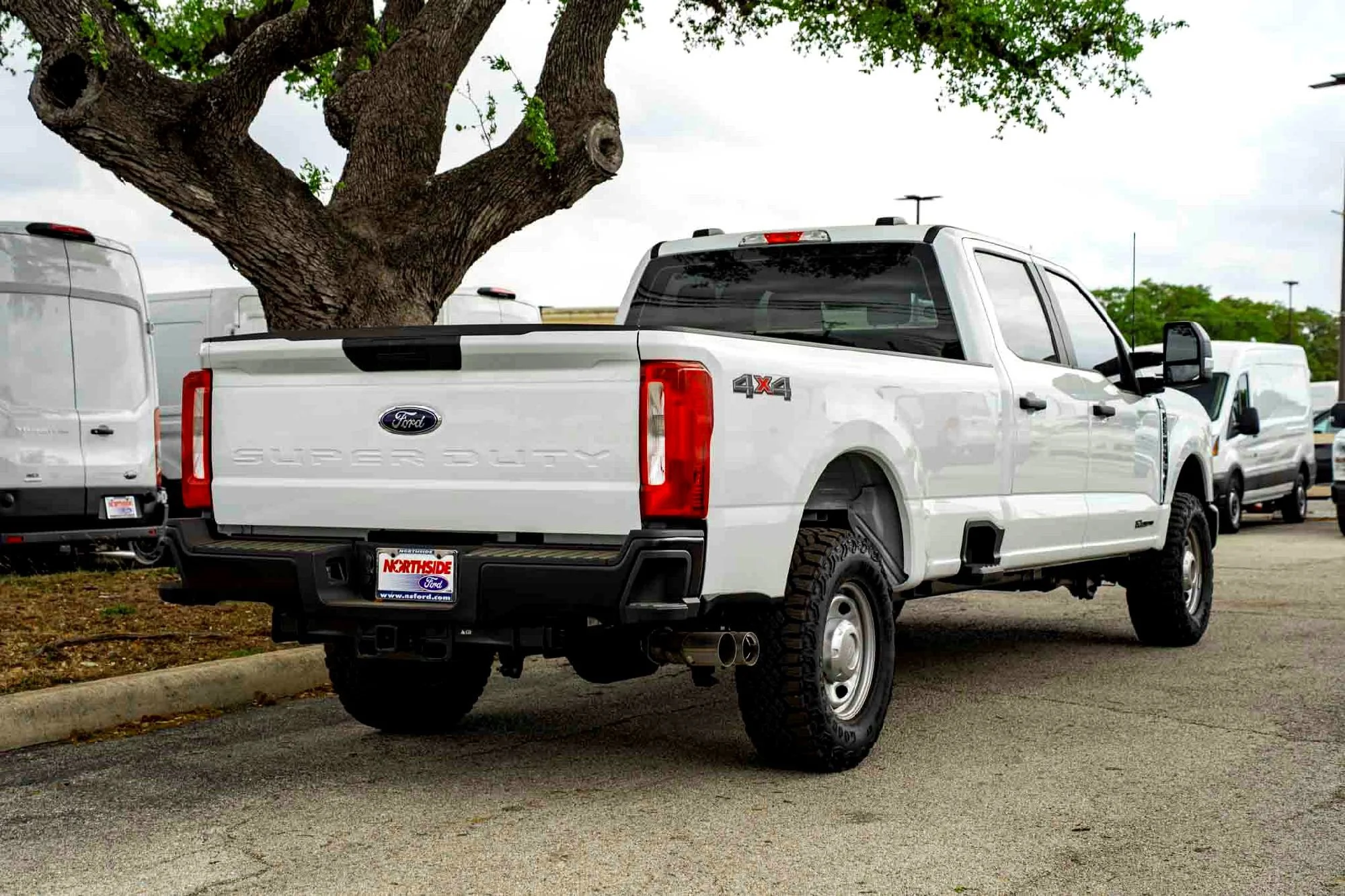 New 2026 Oxford White Ford XL image 4
