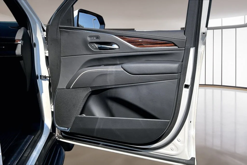 Used 2021 White Cadillac Luxury image 19