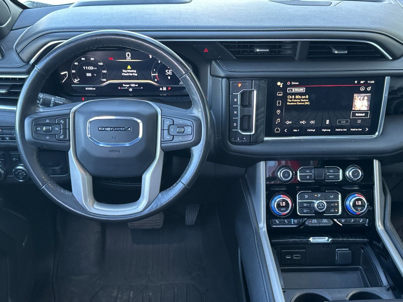 Used 2022 White Frost Tricoat GMC Denali image 13