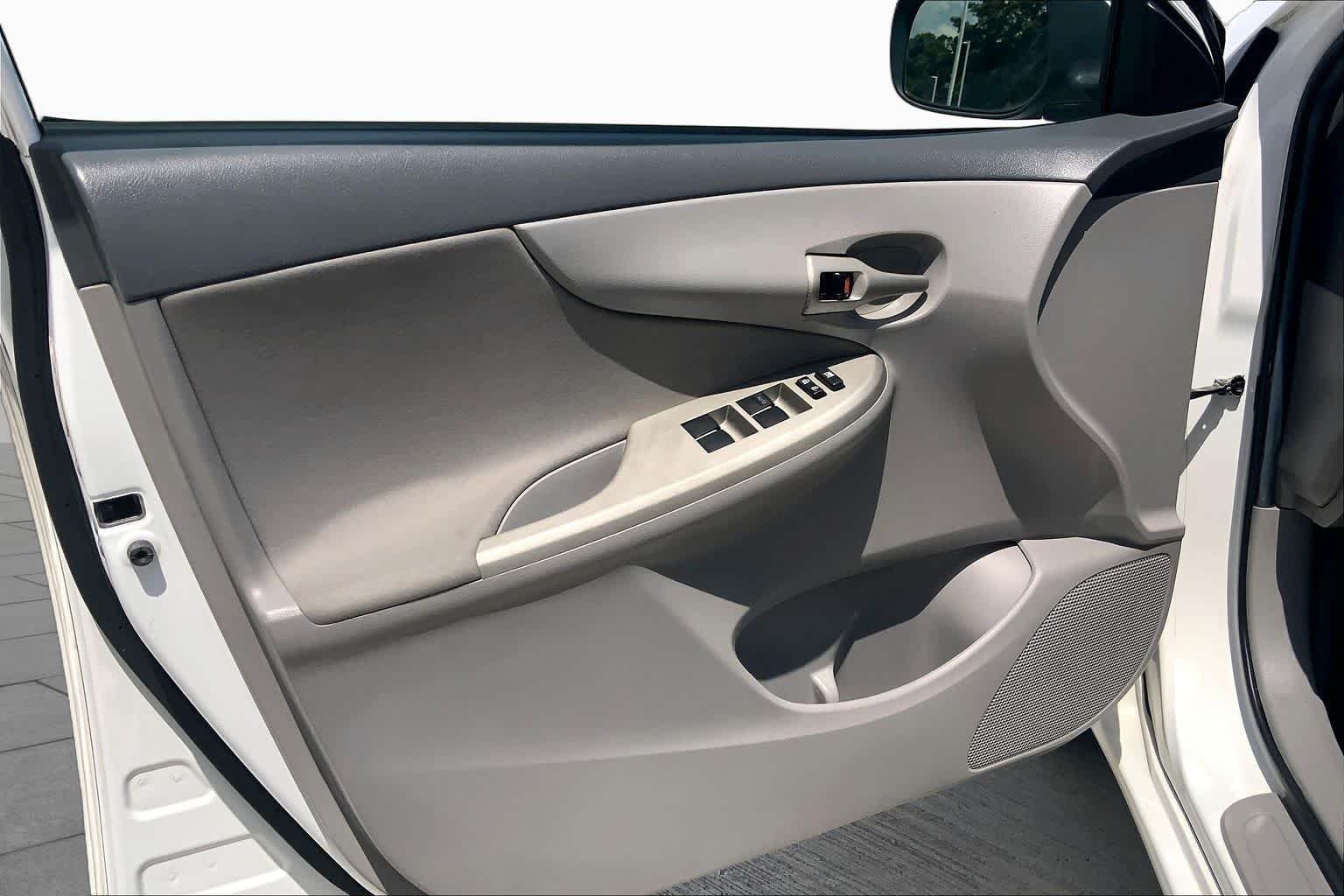 Used 2010 Super White Toyota LE image 20