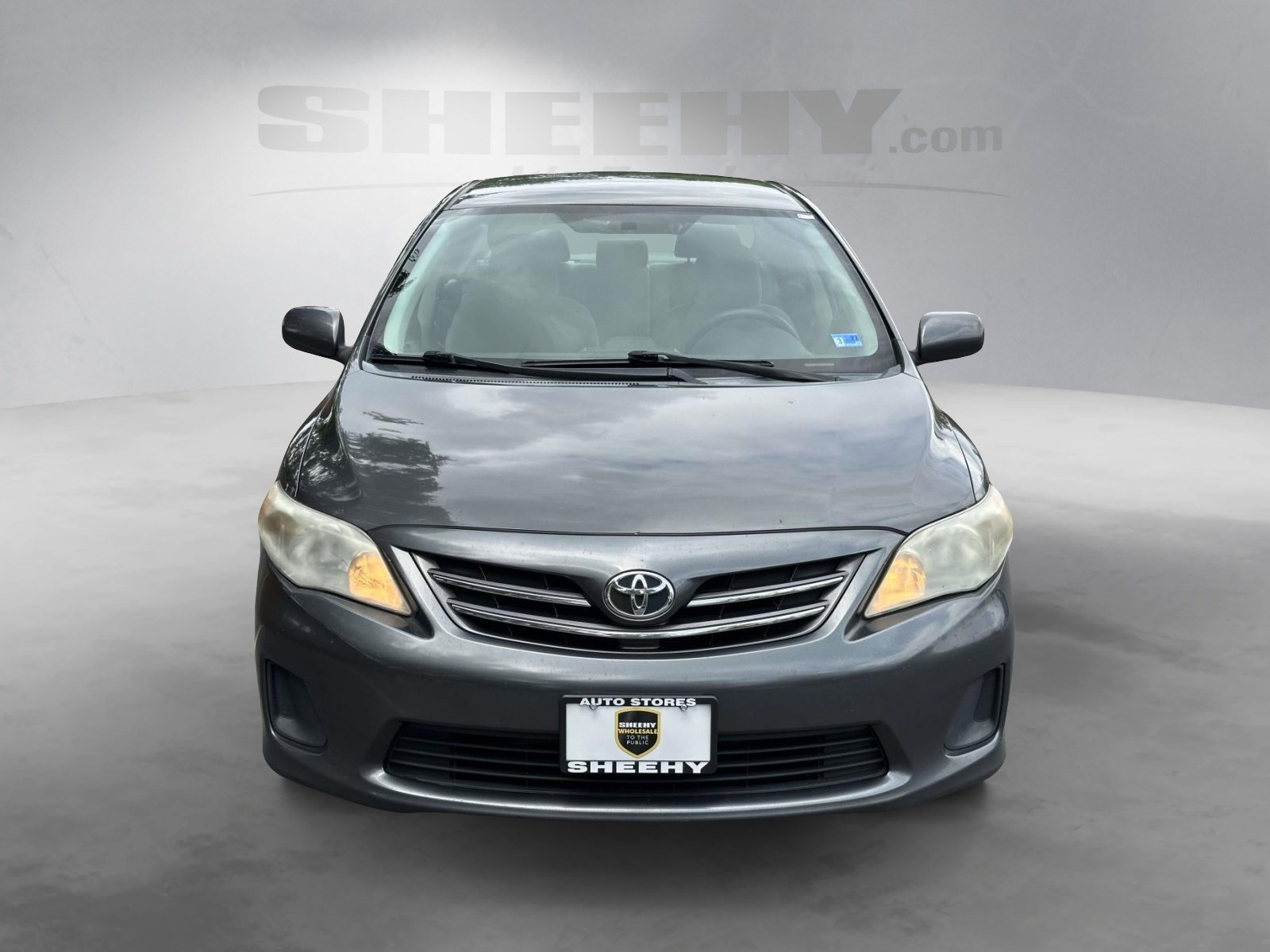 Used 2013 Gray Toyota LE image 11