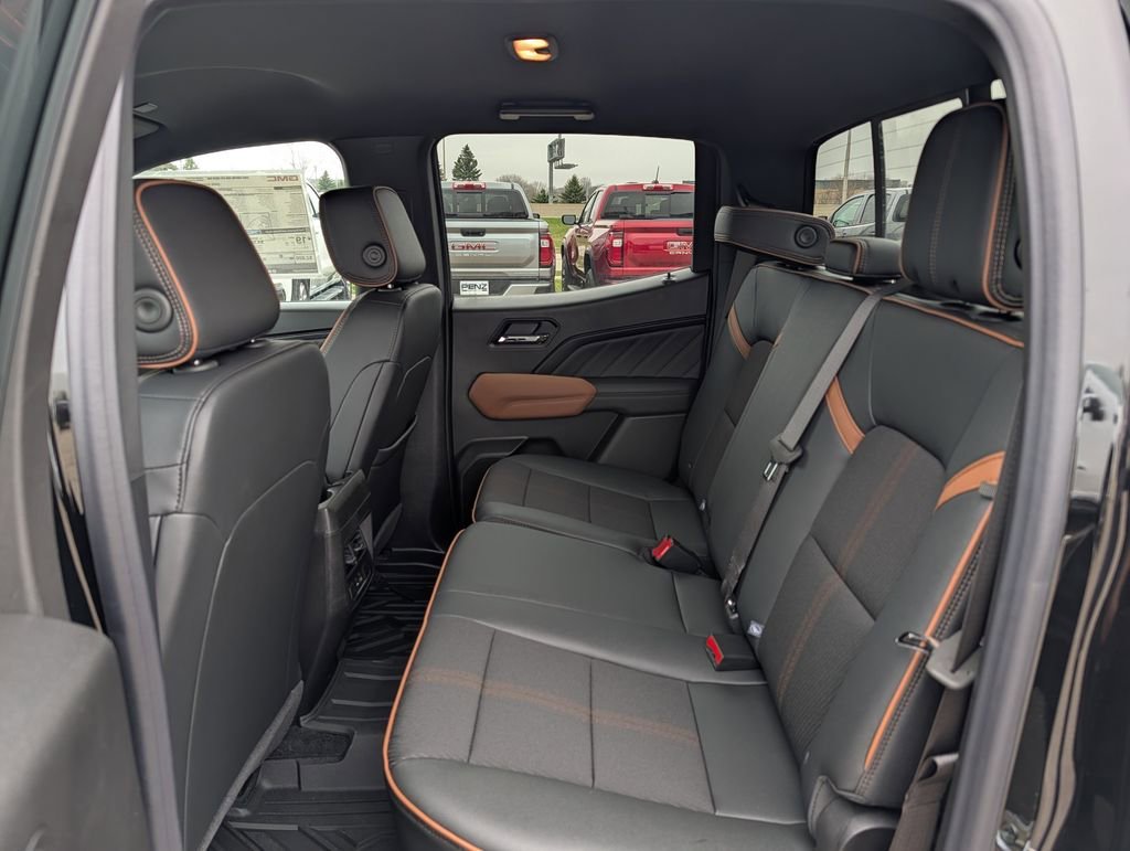 2026 GMC Canyon AT4 - Photo 7
