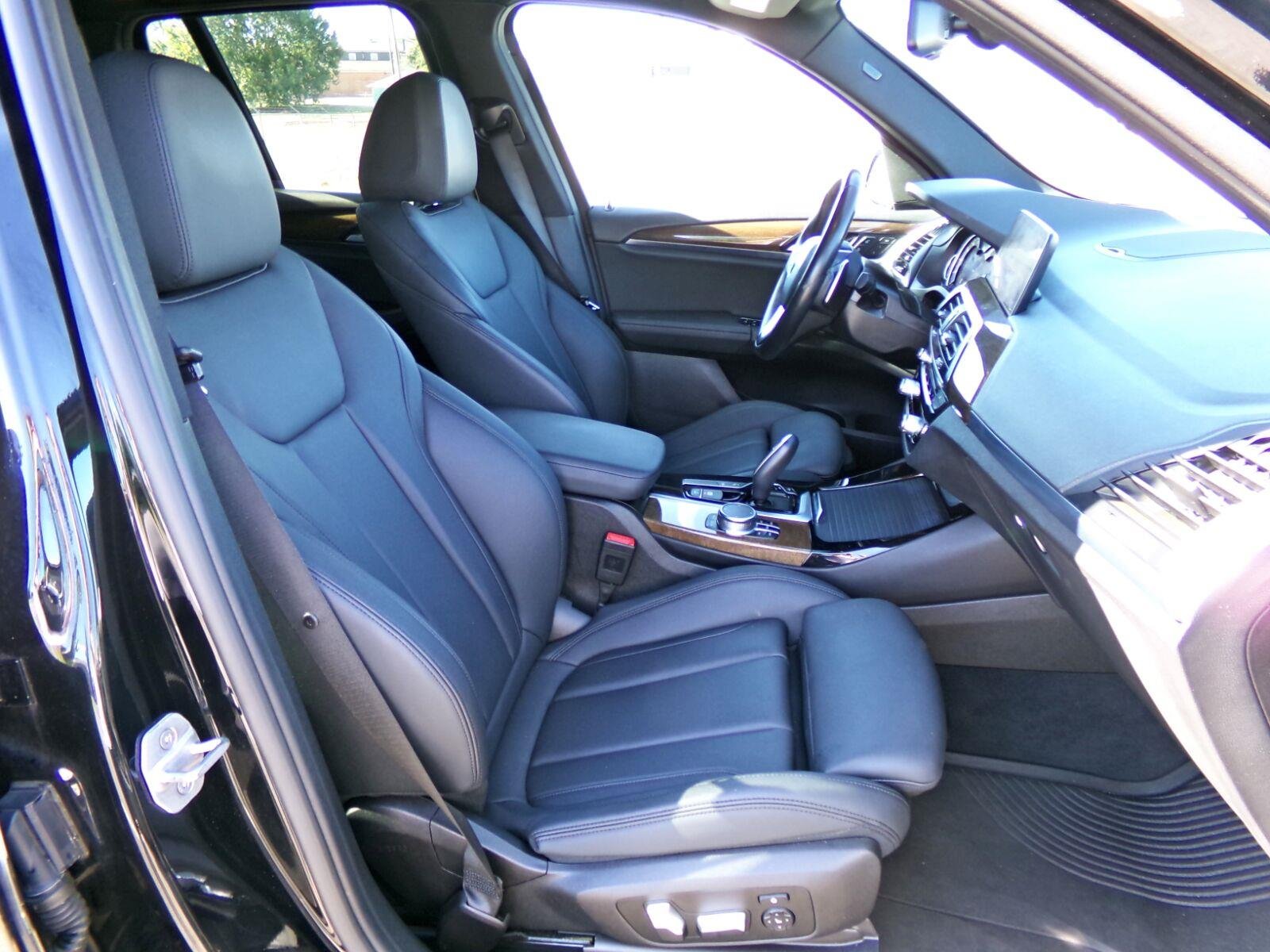 Used 2019 Jet Black BMW xDrive30i image 16