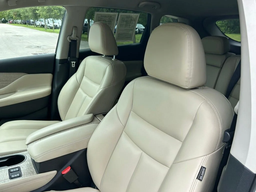 Used 2022 Pearl White Tri-Coat Nissan SV image 20