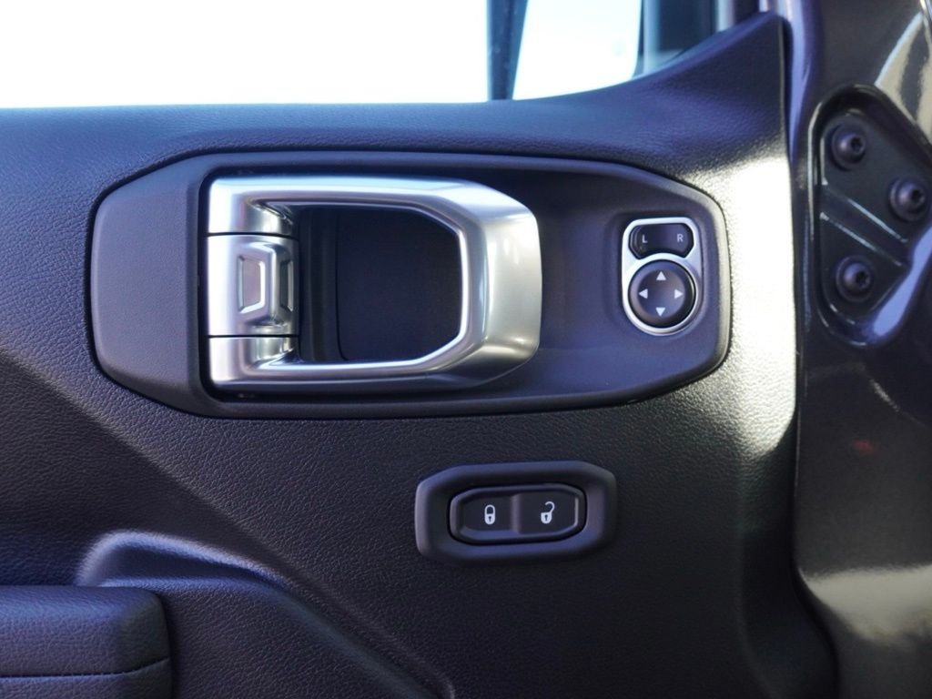 New 2026 Granite Crystal Metallic Clear-Coat Exterior Paint Jeep Sport S image 11