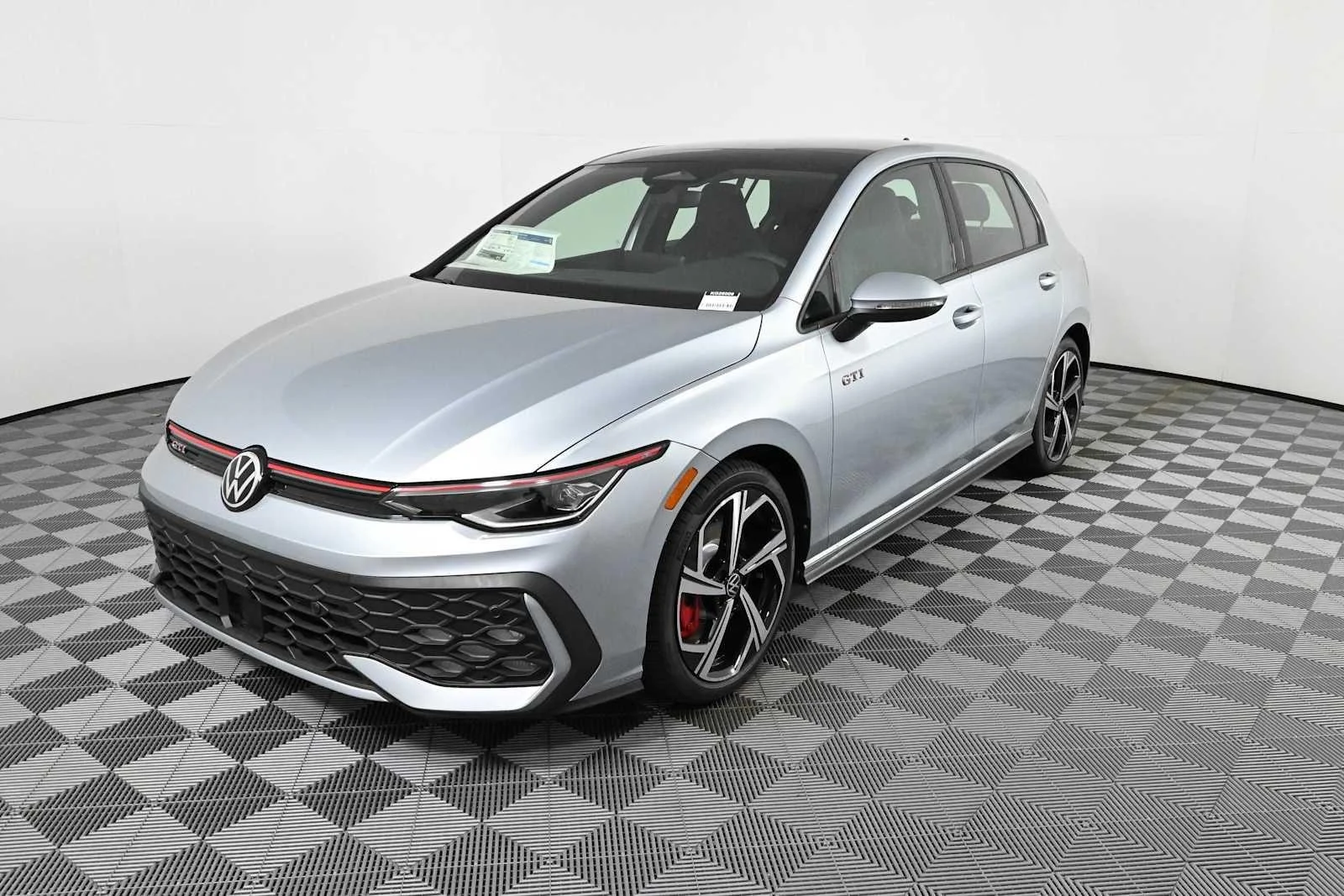 New 2026 Alpine Silver Metallic Volkswagen SE image 2