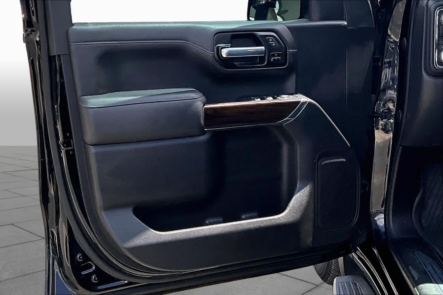 Used 2021 Onyx Black GMC SLT image 20