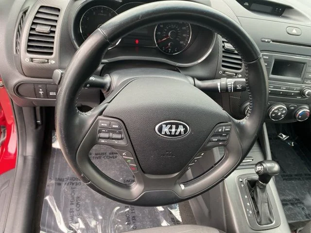 Used 2015 Red Kia EX image 12