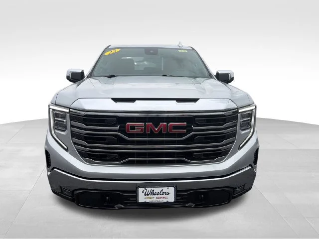 Used 2022 QUICKSILVER METALLIC GMC SLT image 10