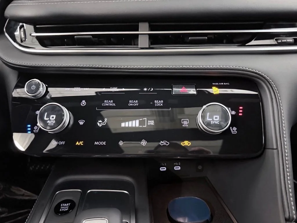 New 2027 HARBOR GRAY INFINITI Sport AWD image 35
