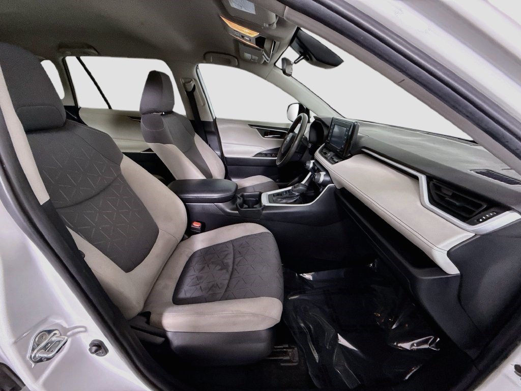 Used 2020 Super White Toyota XLE image 25