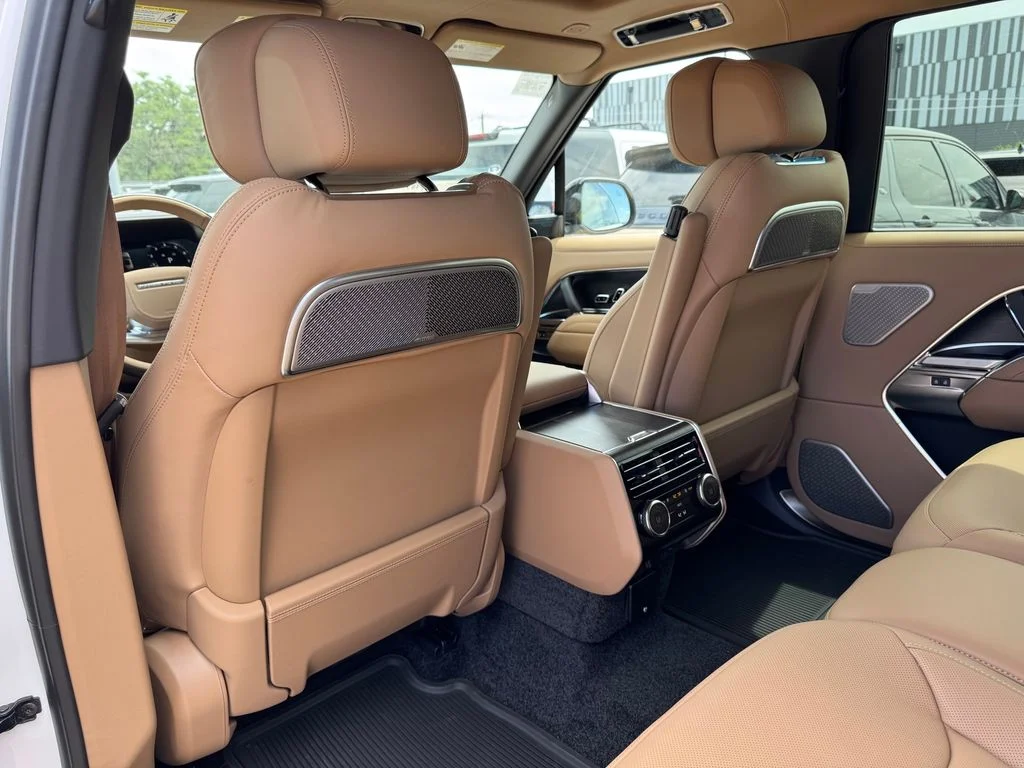 New 2026 White Land Rover Autobiography image 22