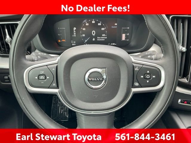 Used 2019 White Volvo T5 Momentum image 54