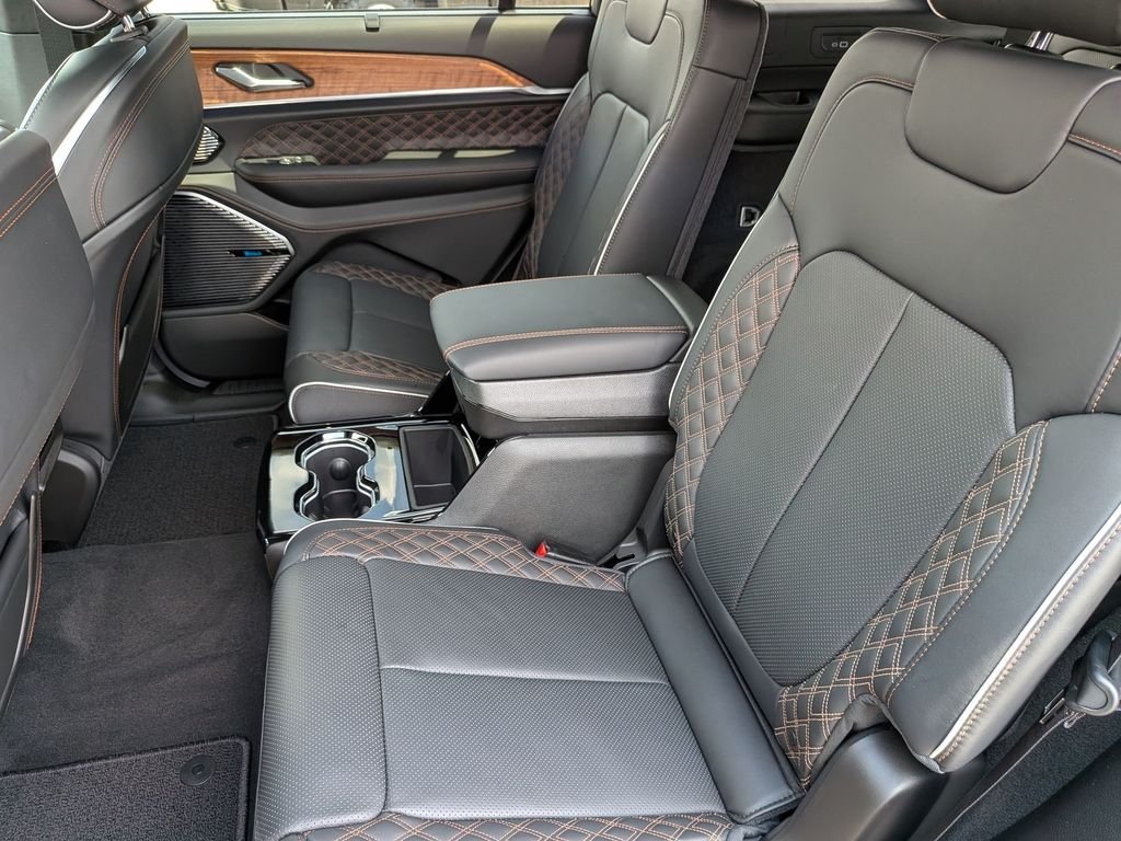 New 2026 Baltic Gray Metallic Clear-Coat Exterior Paint Jeep Summit image 25