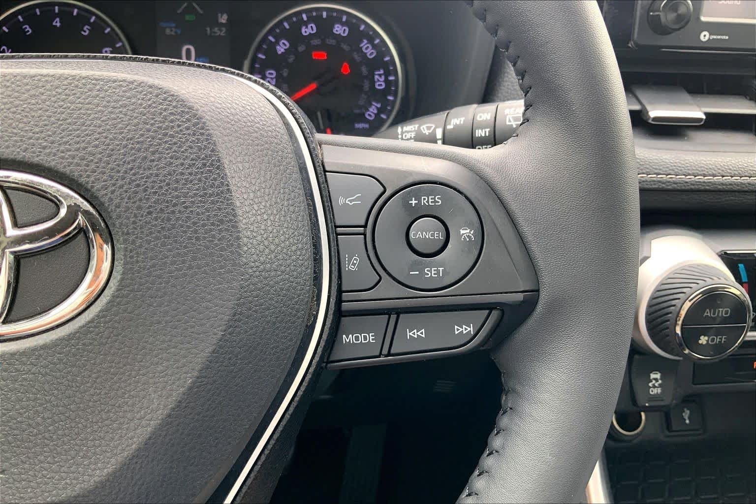 Used 2020 Magnetic Gray Metallic Toyota XLE Premium image 25
