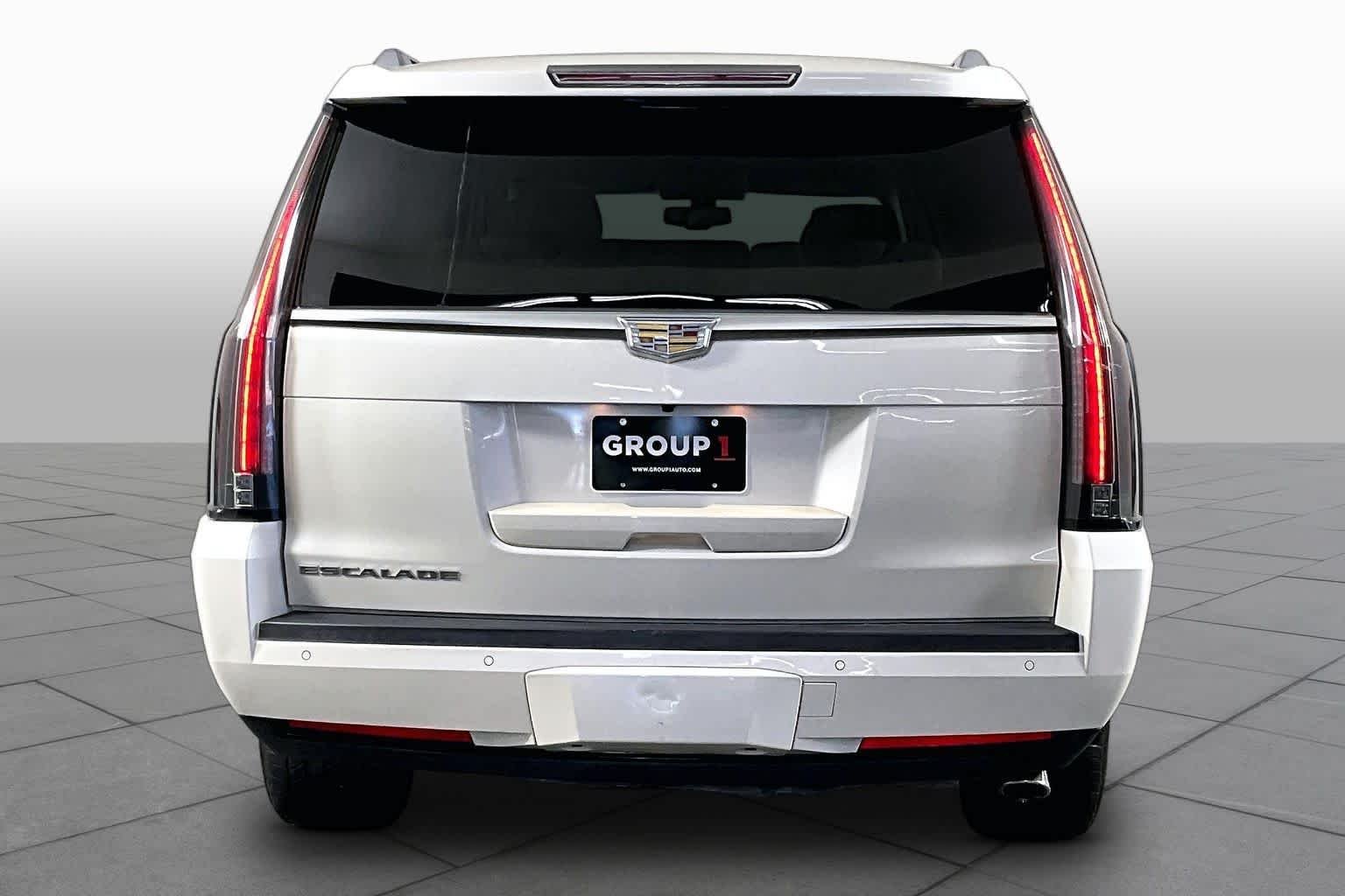 Used 2015 White Diamond Tricoat Cadillac Standard image 5