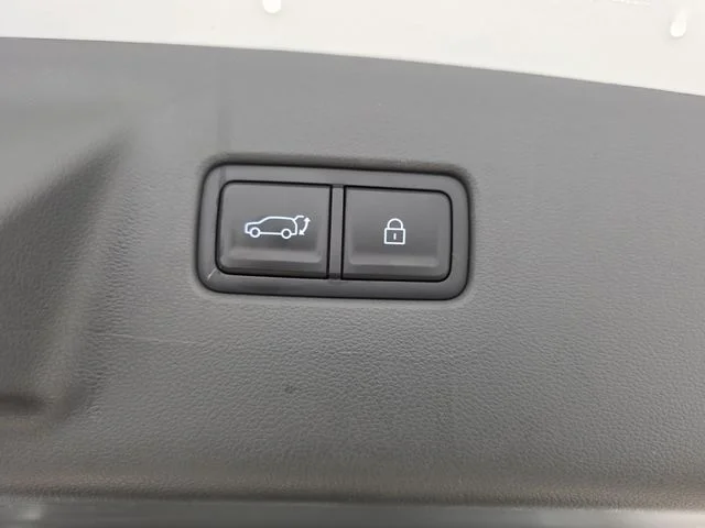 Used 2024 White Hyundai SE image 33