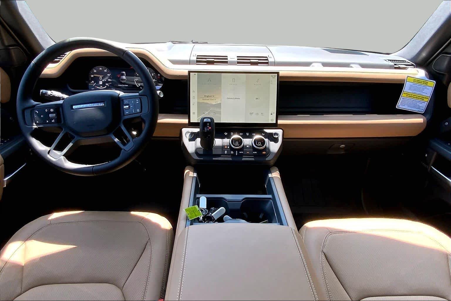 Used 2026 BLACK Land Rover X-Dynamic SE image 7