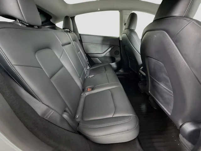Used 2023  Tesla Long Range image 27