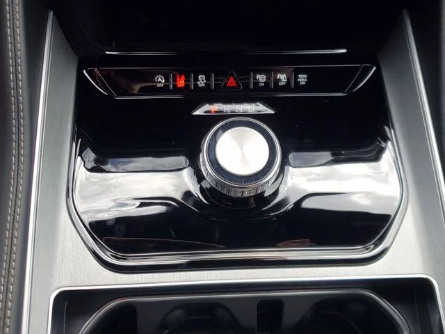 New 2026 Baltic-Gray Metallic Clear-Coat Exterior Paint Jeep  image 29