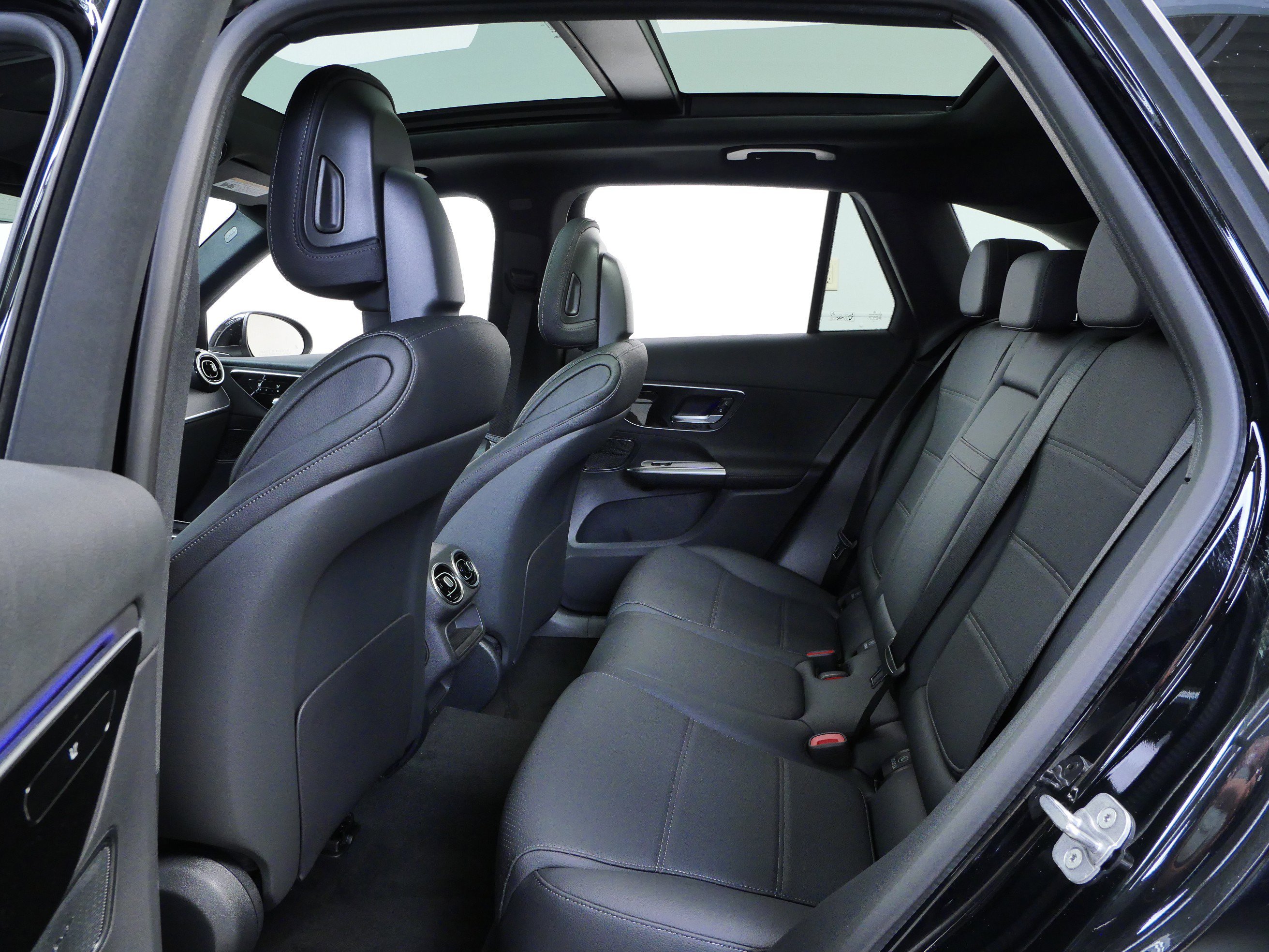 New 2026 Black Mercedes-Benz GLC 300 image 8