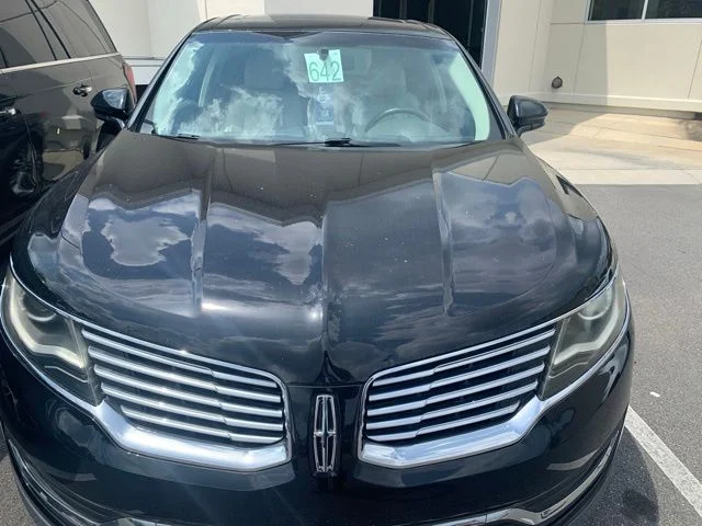 Used 2018 Black Lincoln Reserve image 2