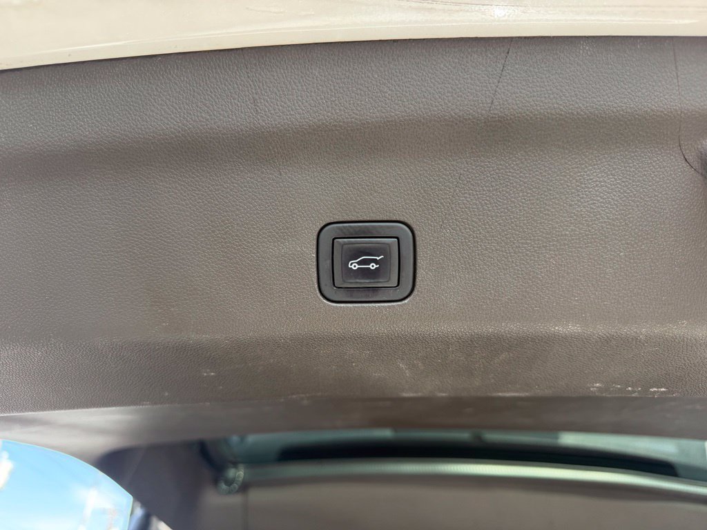 Used 2022 WHITE FROST TRICOAT GMC SLT image 20