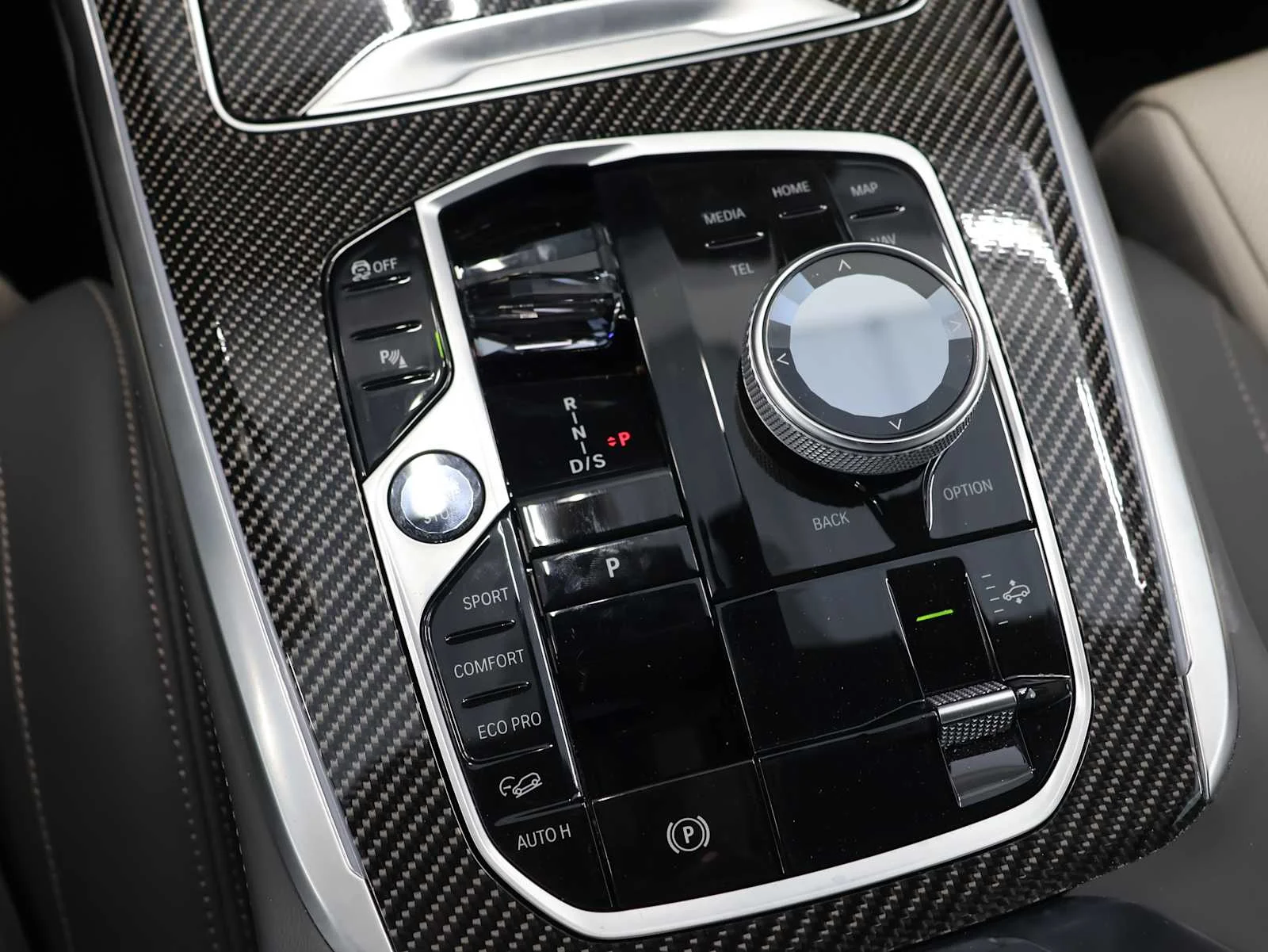 Certified Used 2025 Skyscraper Grey Metallic BMW M60i image 18