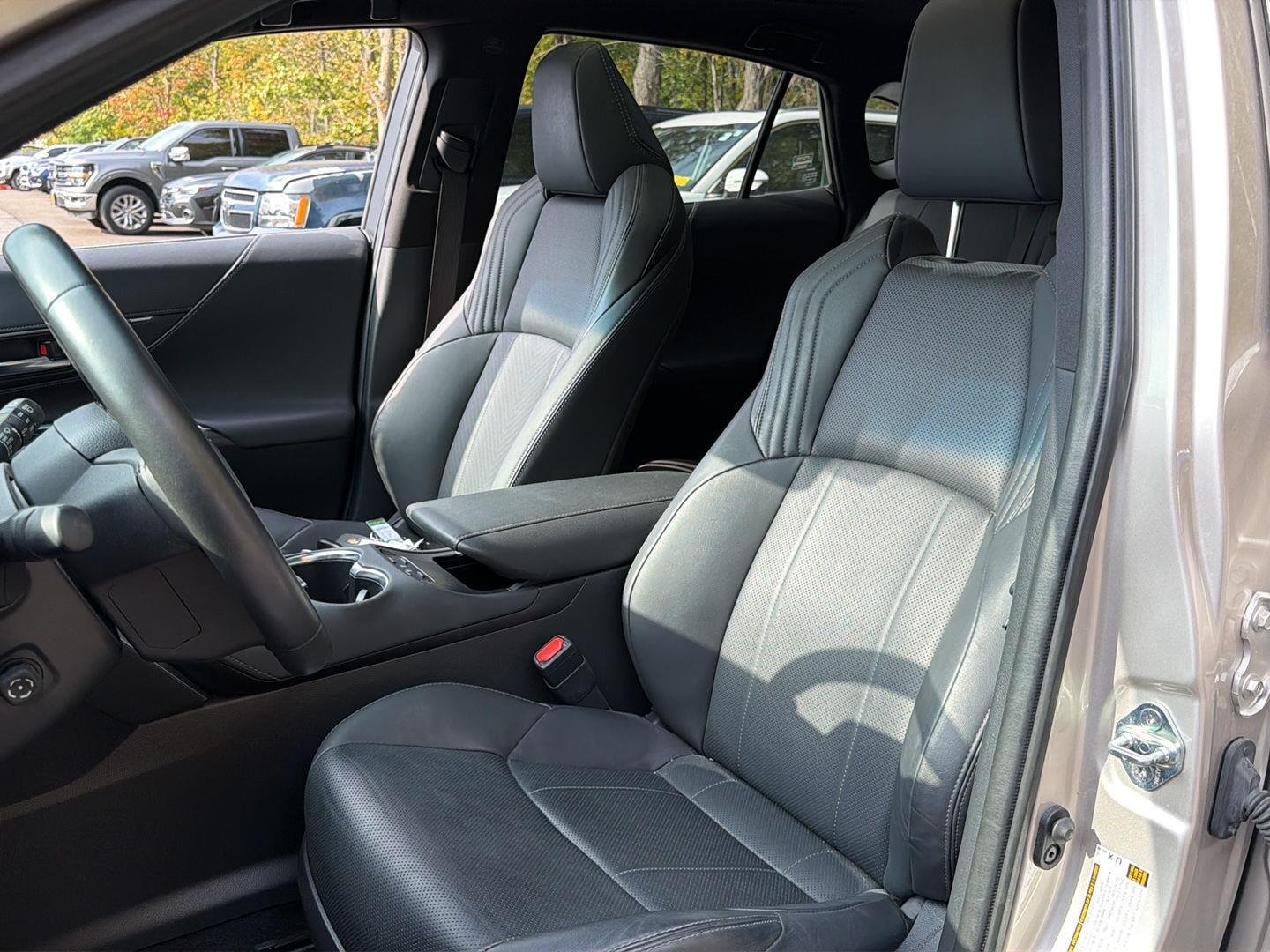 Used 2023 Titanium Glow Toyota Limited image 2