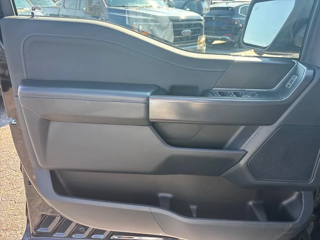 Used 2024 Black Ford XLT image 26