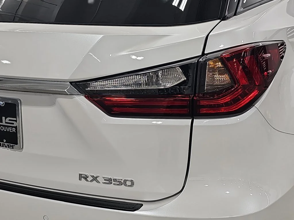 Used 2022 White Lexus 350 image 35