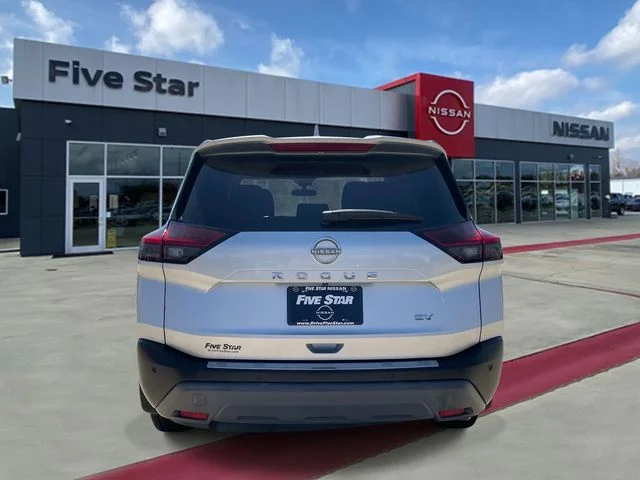 Used 2022 Silver Nissan SV image 5