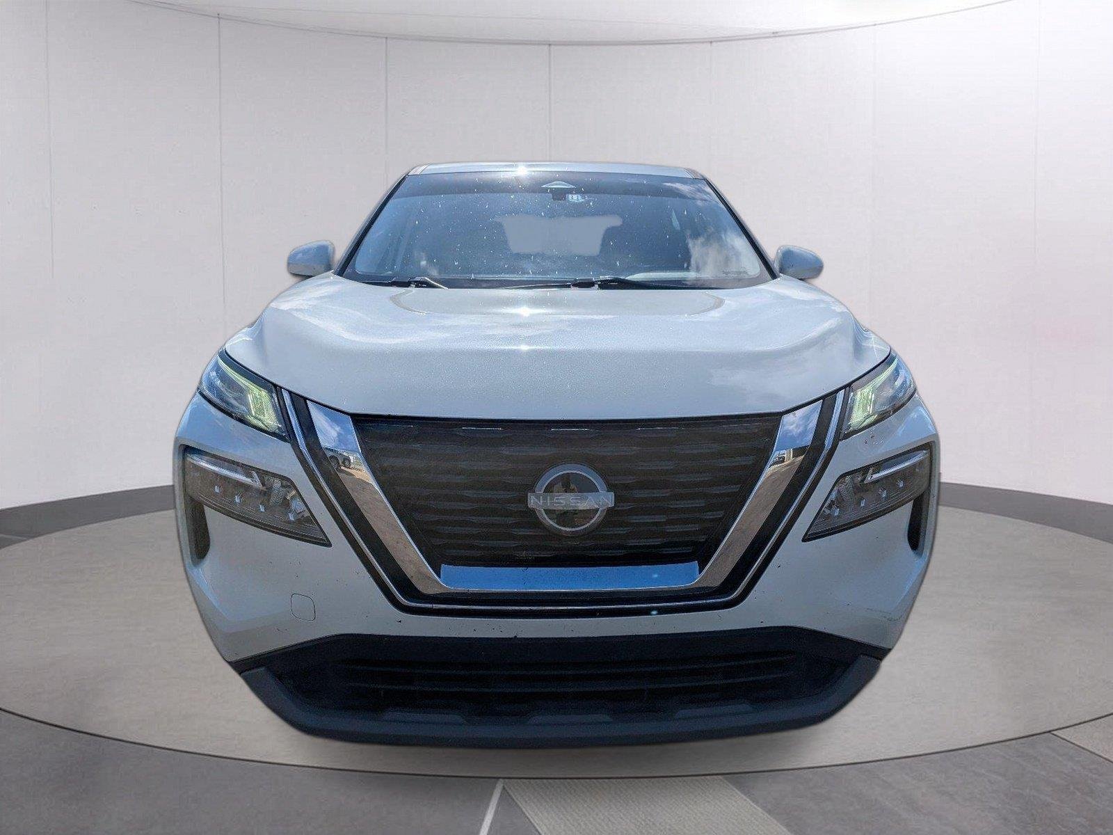 Used 2023 Pearl White Tricoat Nissan SV image 8
