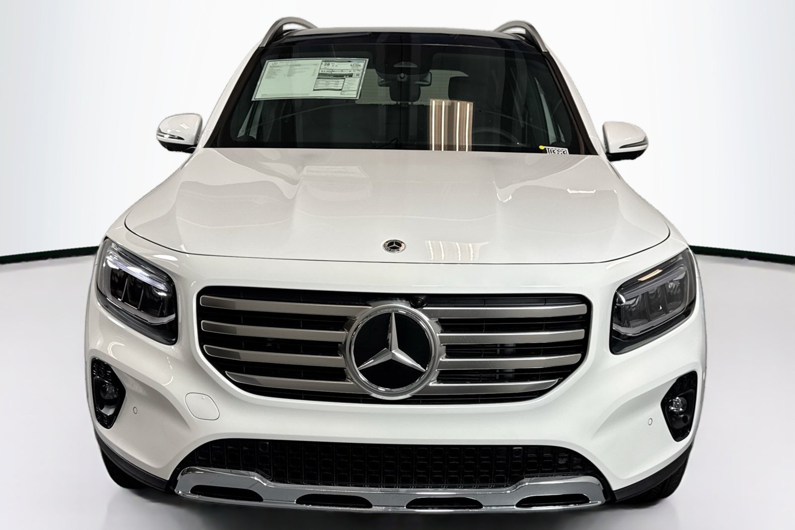 New 2026 Polar White Mercedes-Benz GLB 250 image 2