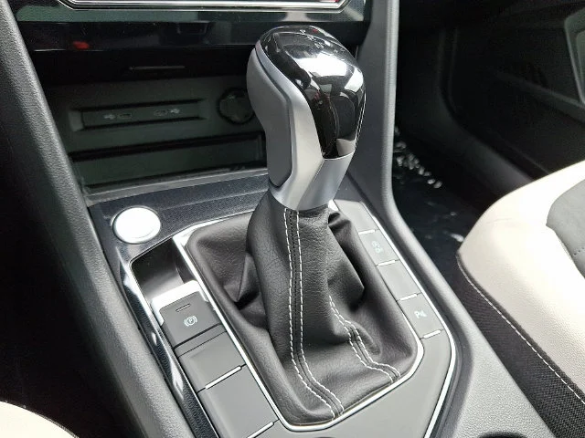 2025 Volkswagen Taos SE - Photo 11