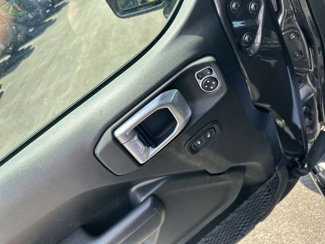 Used 2023 Gray Jeep Sport S image 17