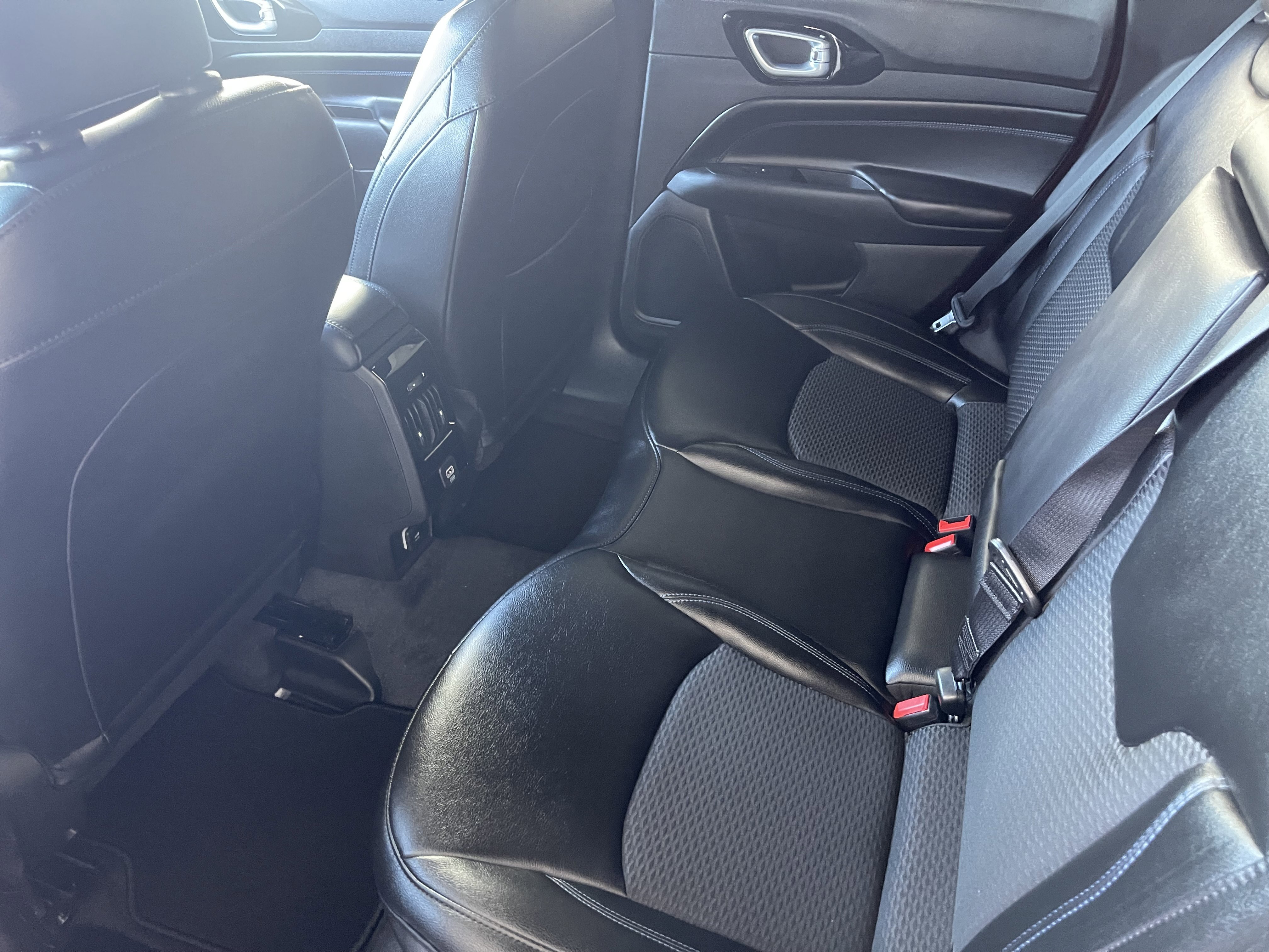 New 2026 Red Hot Pearl-Coat Exterior Paint Jeep Latitude Altitude image 10