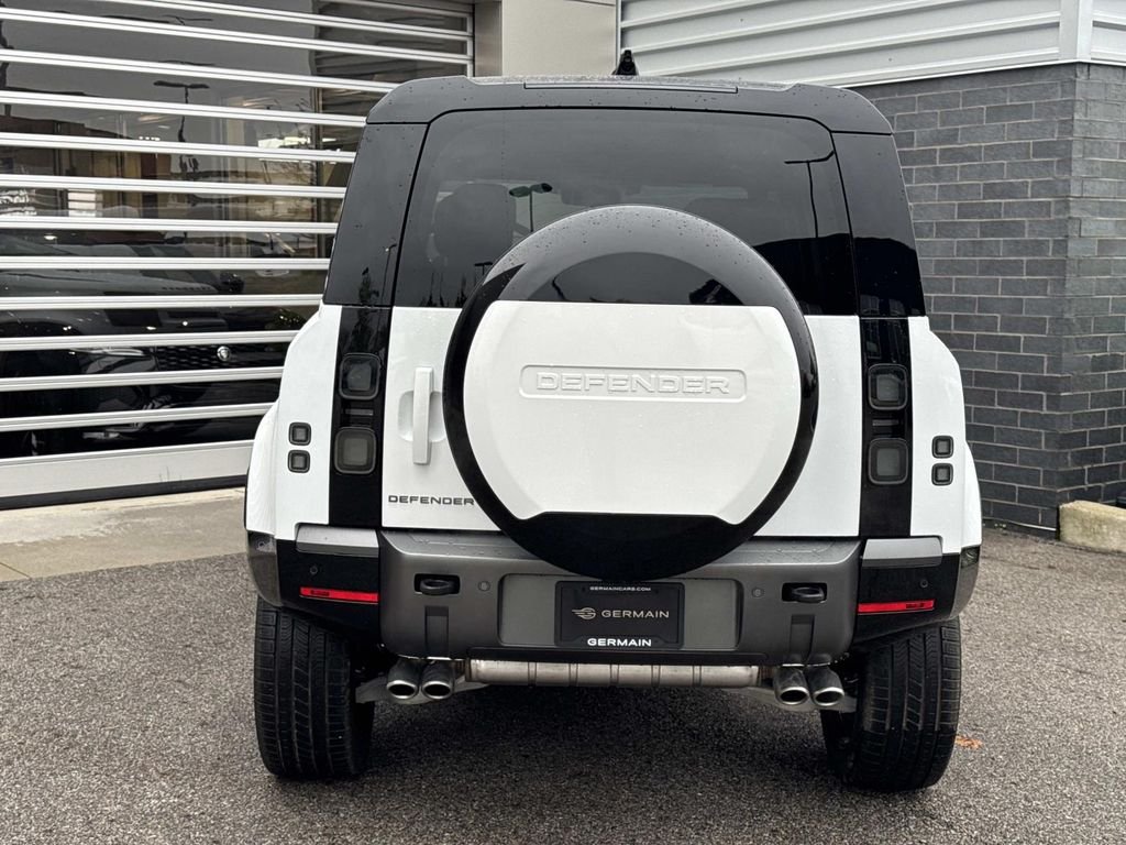 2026 Land Rover Defender V8 - Photo 5